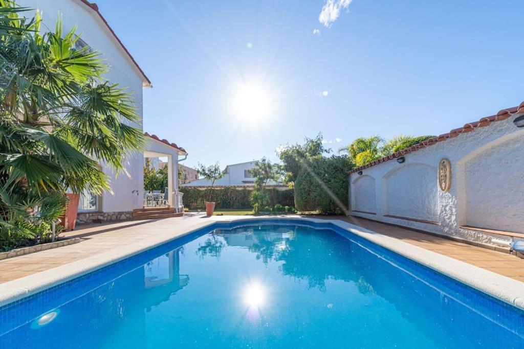 Sm21-Gran Casa De Vacaciones En La Playa, 4 Habitaciones, Climatizada, Piscina, Barbacoa Y Wifi Empuriabrava Exterior foto